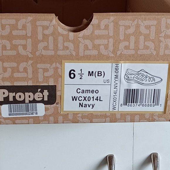 NEW In Box   Womens PROPET Navy Shoe with Cutouts. - Picture 4 of 5